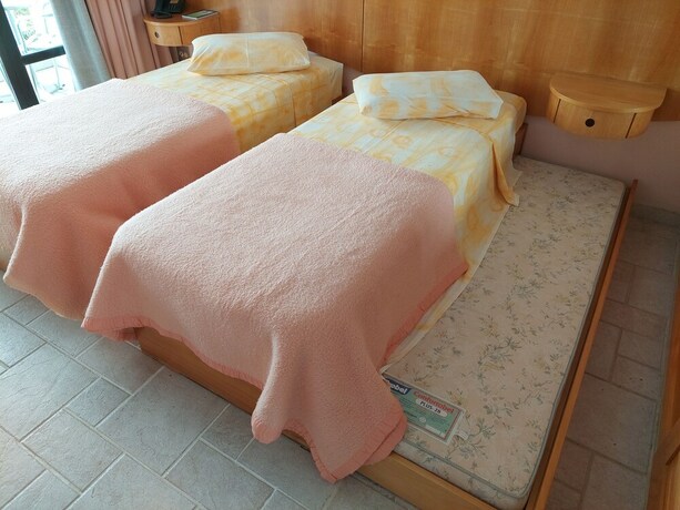 Imagen de la habitación del Hotel Aojesp Colonia. Foto 16