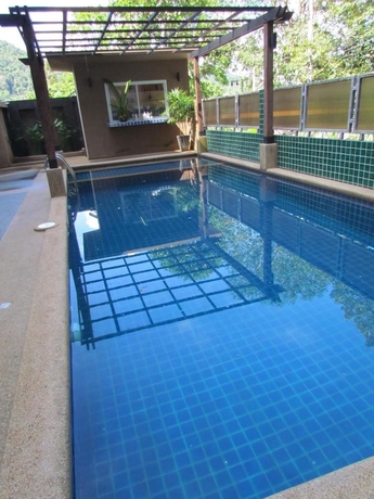 Imagen de la piscina del Hotel Aonang Mountain View. Foto 12