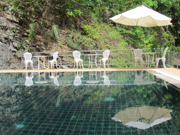 Imagen de la piscina del Hotel Aonang Mountain View. Foto 13