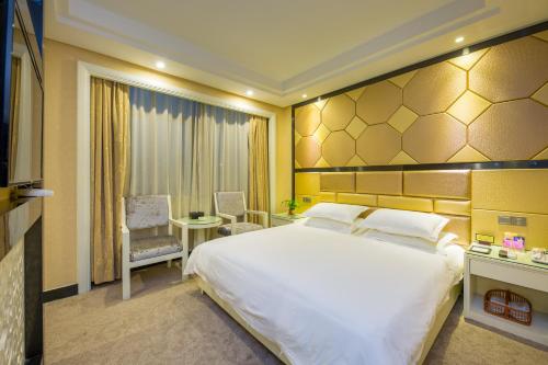 Imagen de la habitación del Hotel Aoti. Foto 6