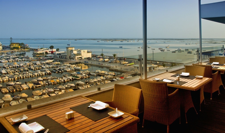 Imagen del bar/restaurante del Hotel Ap Eva Senses. Foto 2