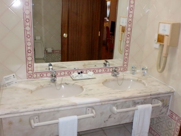 Imagen de la habitación del Hotel Ap Oriental Beach. Foto 6