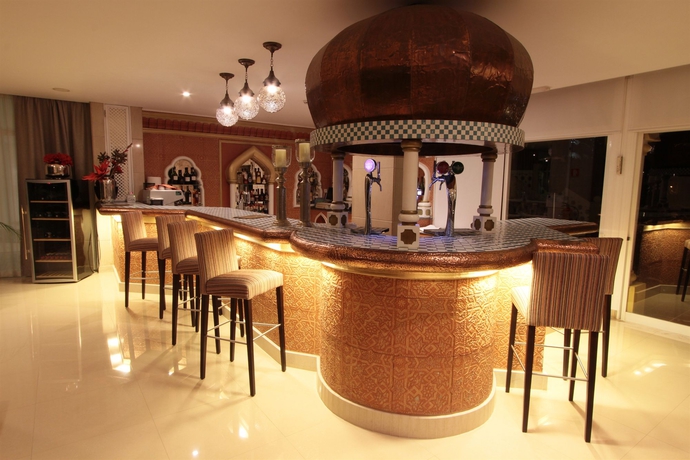 Imagen del bar/restaurante del Hotel Ap Oriental Beach. Foto 3