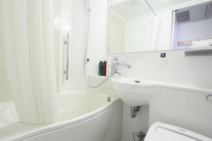 Imagen de la habitación del Hotel Apa Ikebukuro Station Kitaguchi. Foto 6