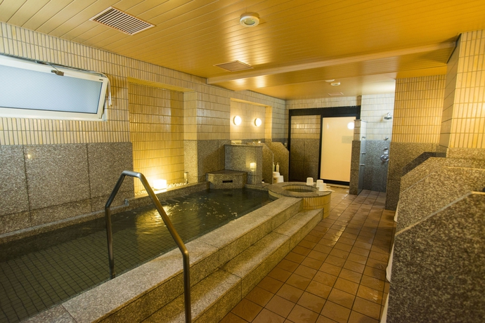 Imagen de la piscina del Hotel Apa Naha Matsuyama. Foto 13