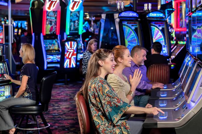 Imagen de los interiores del Hotel Apache. Foto 16