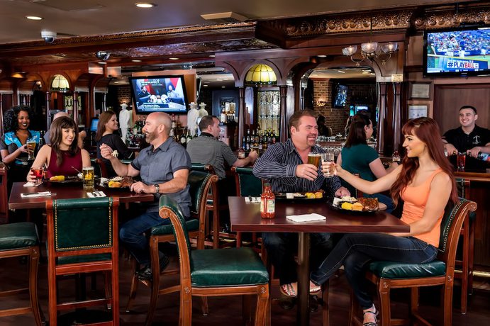 Imagen del bar/restaurante del Hotel Apache. Foto 5