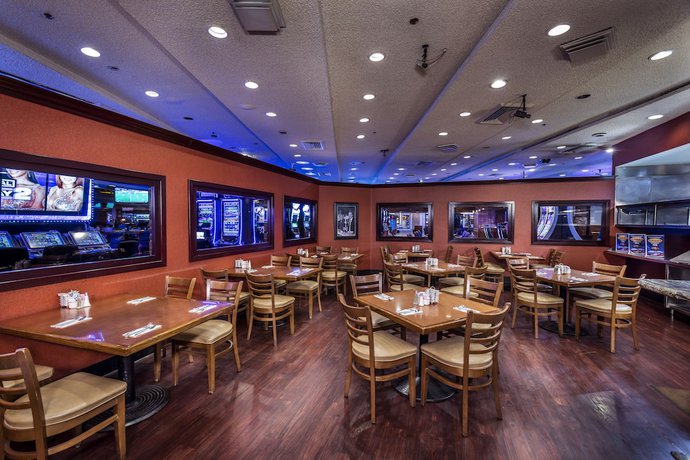 Imagen del bar/restaurante del Hotel Apache. Foto 7