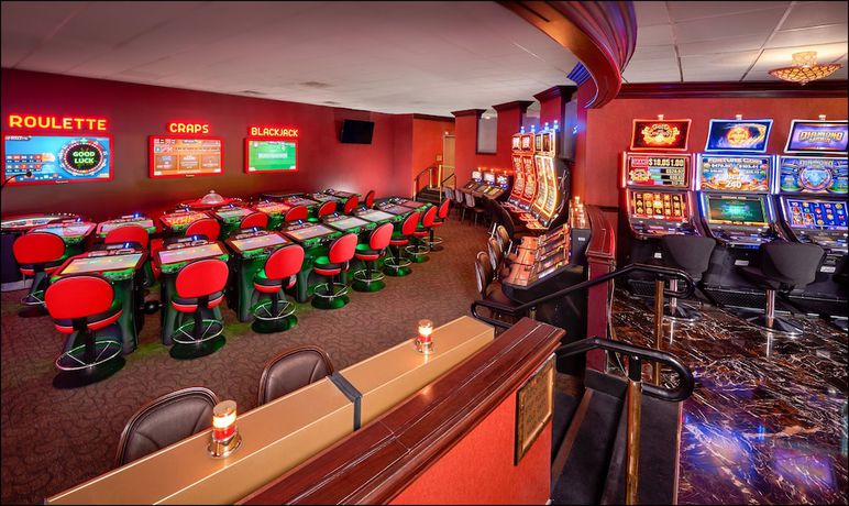 Imagen de los interiores del Hotel Apache. Foto 19