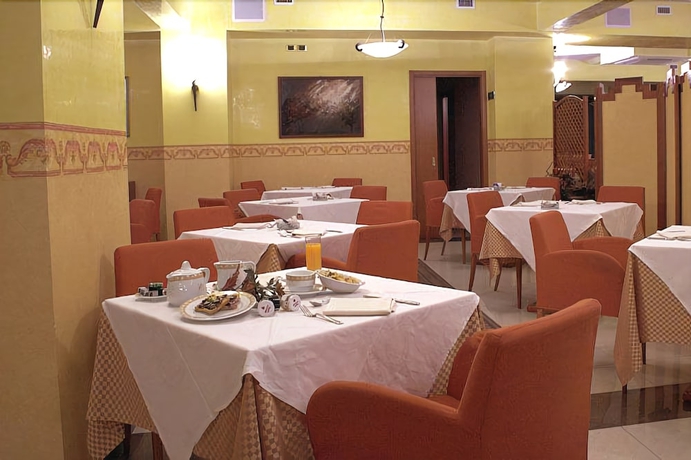 Imagen del bar/restaurante del Hotel Apan. Foto 3