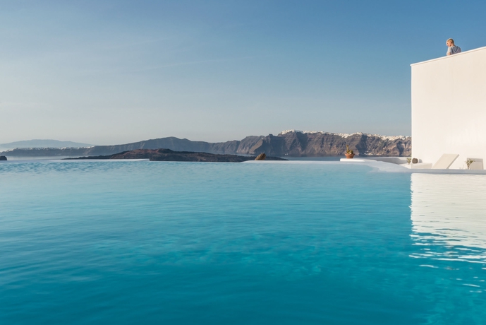 Imagen de la piscina del Hotel Apanemo. Foto 6