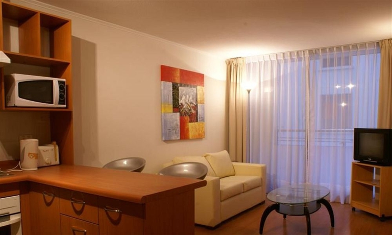 Imagen de los interiores del Hotel Apart Agustinas Plaza Santiago. Foto 6