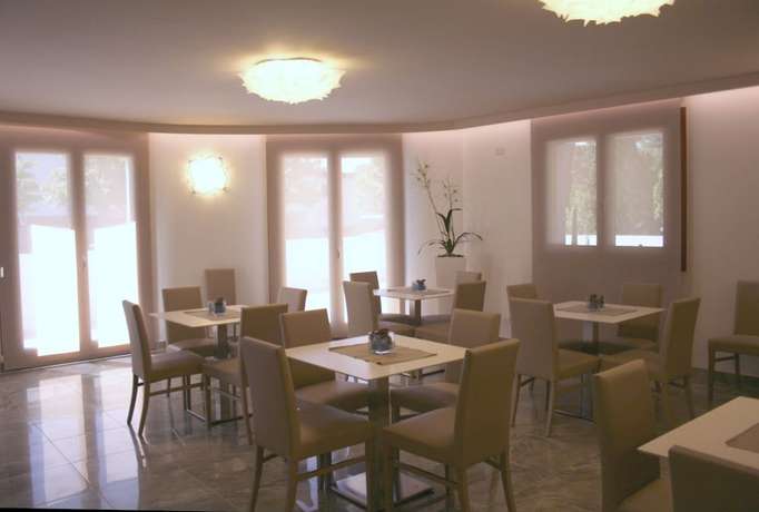 Imagen del bar/restaurante del Hotel Apart Atlantic, Grado. Foto 4
