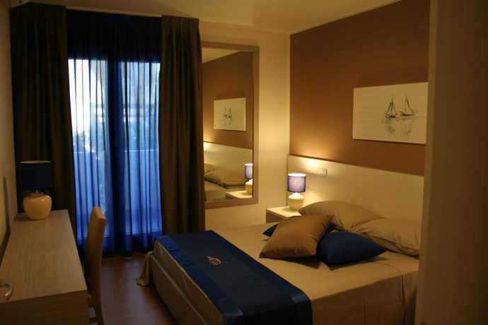 Imagen de la habitación del Hotel Apart Atlantic, Grado. Foto 10
