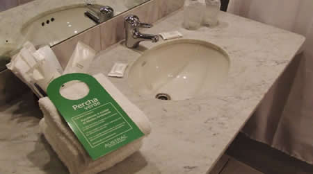 Imagen de los interiores del Hotel Apart Austral Bahia Blanca. Foto 9