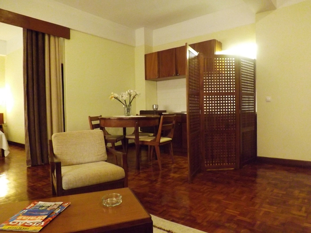 Imagen de los interiores del Hotel Apart Avenida. Foto 10