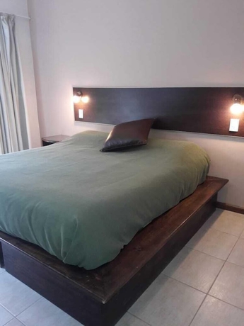 Imagen de la habitación del Hotel Apart Caba&ntilde;as Olivos del Sol. Foto 2