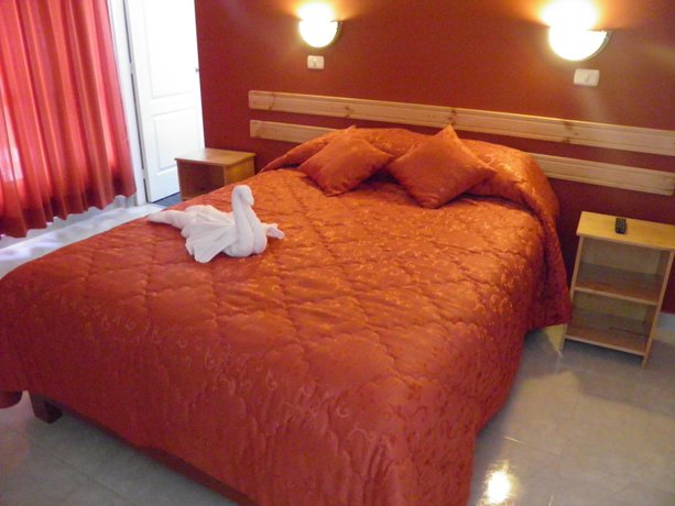 Imagen de la habitación del Hotel Apart El Peregrino. Foto 11