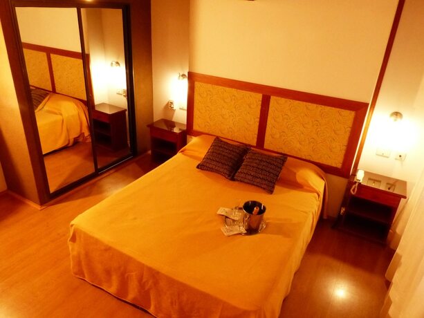 Imagen de la habitación del Hotel Apart Family. Foto 2