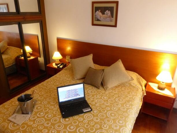 Imagen de la habitación del Hotel Apart Family. Foto 11