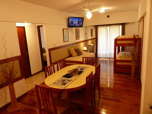 Imagen de la habitación del Hotel Apart Family. Foto 16