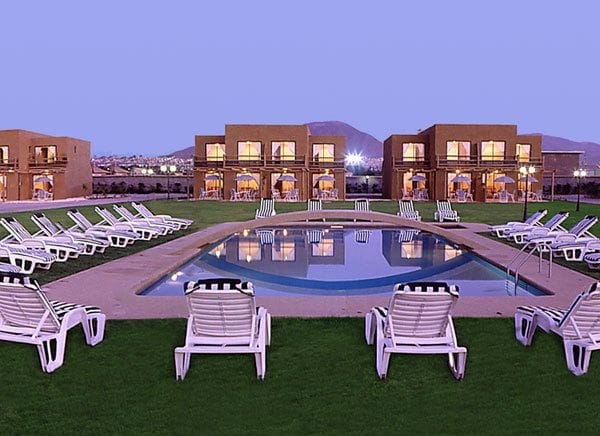 Imagen de la piscina del Hotel Apart Gran Pacifico. Foto 15