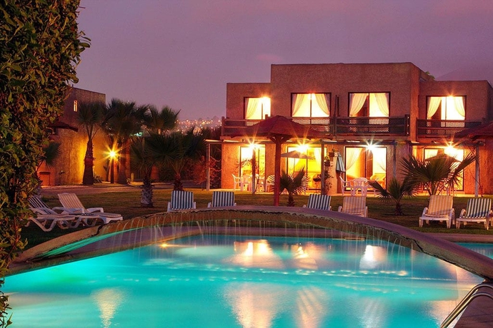 Imagen de la piscina del Hotel Apart Gran Pacifico. Foto 19