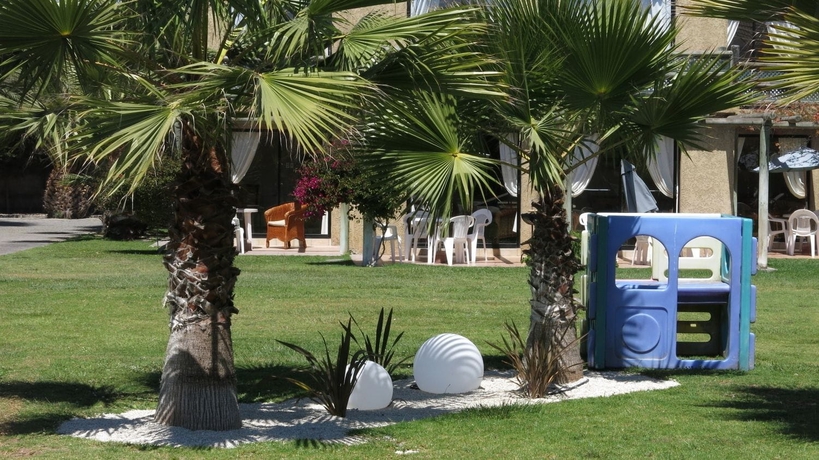 Imagen de los exteriores del Hotel Apart Gran Pacifico. Foto 12