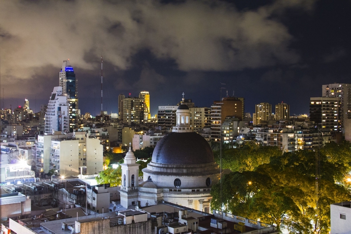 Imagen de los exteriores del Hotel Apart Hotel Cabildo Suites. Foto 11