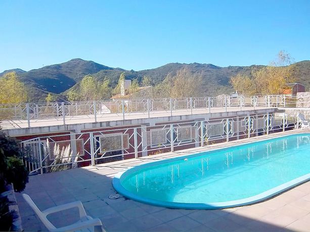Imagen de la piscina del Hotel Apart La Quebrada. Foto 17