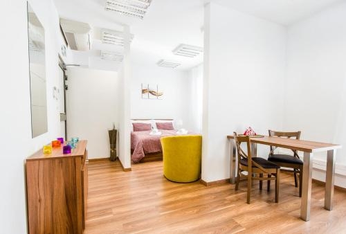 Imagen de la habitación del Hotel Apart Virgo. Foto 8