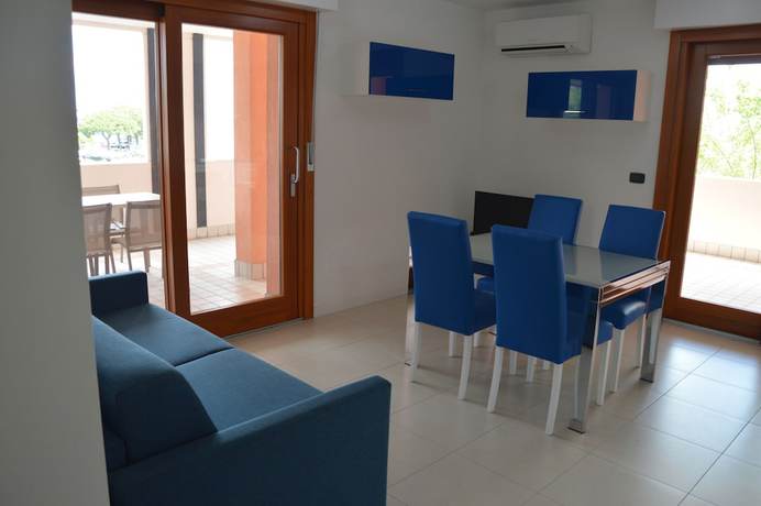 Imagen de la habitación del Hotel ApartCapitol. Foto 10