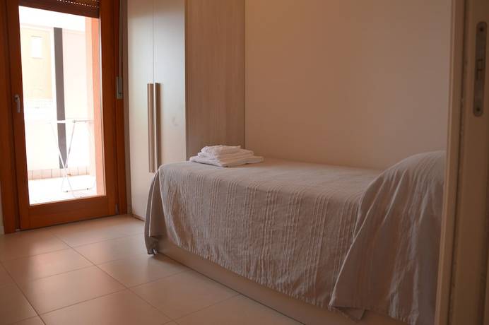 Imagen de la habitación del Hotel ApartCapitol. Foto 13