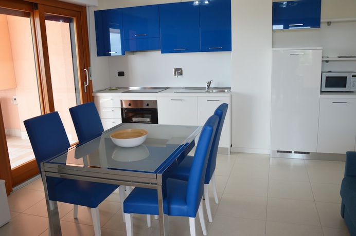 Imagen de la habitación del Hotel ApartCapitol. Foto 14