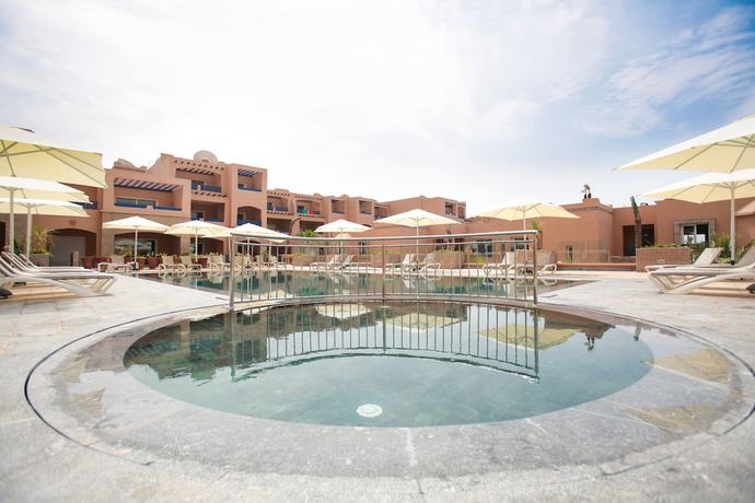 Imagen de la piscina del Hotel ApartEden Beach. Foto 18
