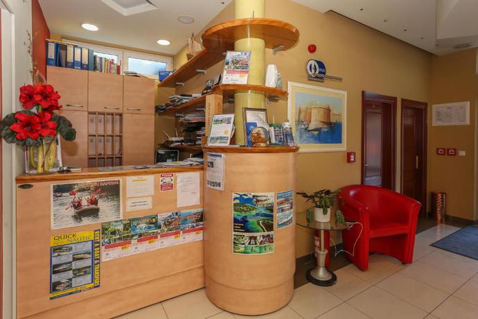 Imagen de los interiores del Hotel ApartHotel Astoria. Foto 15