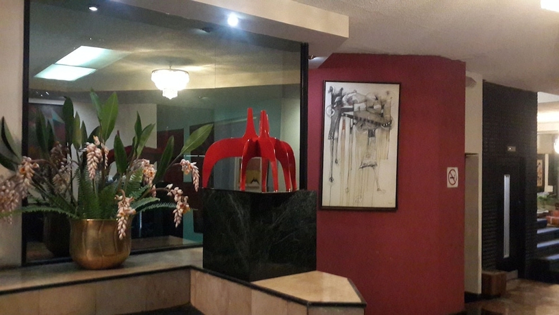 Imagen de los interiores del Hotel Apart-Hotel Suites Reforma. Foto 14