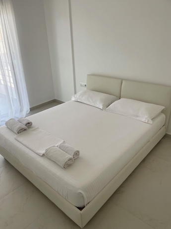 Imagen de la habitación del Hotel ApartMiramare Sarande. Foto 3