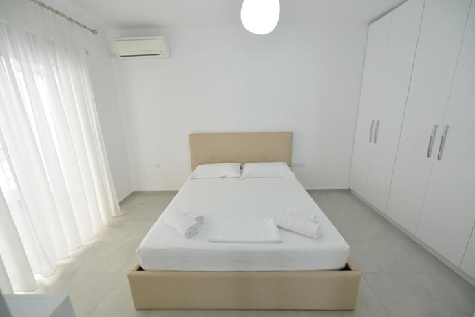 Imagen de la habitación del Hotel ApartMiramare Sarande. Foto 8