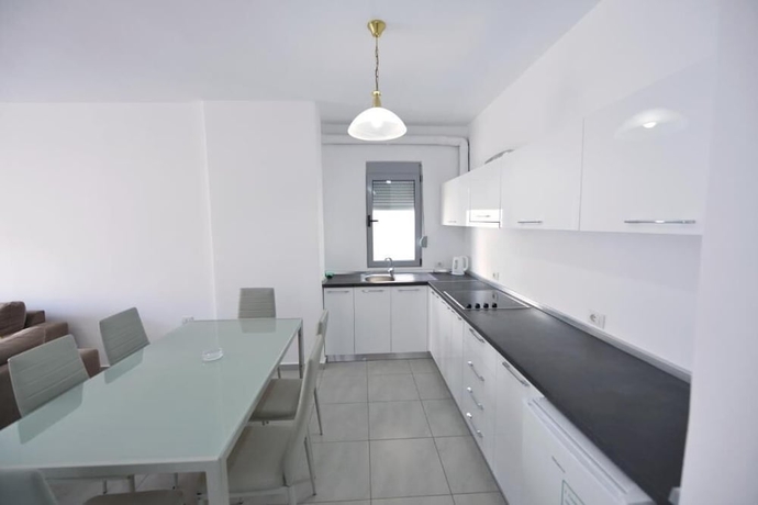 Imagen de la habitación del Hotel ApartMiramare Sarande. Foto 10