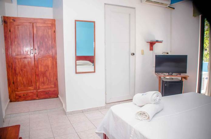 Imagen de la habitación del Hotel Aparta Azzurra. Foto 4