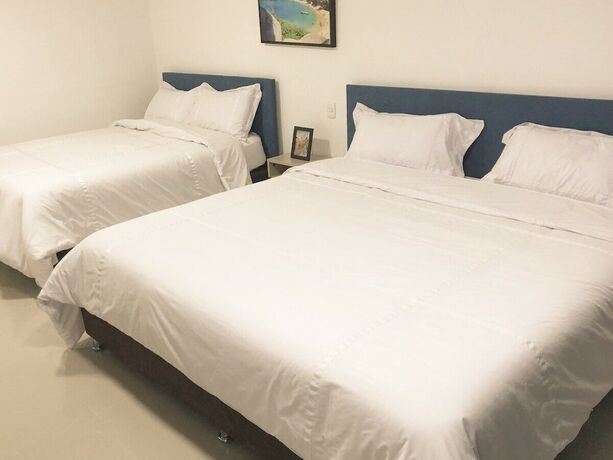 Imagen de la habitación del Hotel Aparta Mediterraneo. Foto 11