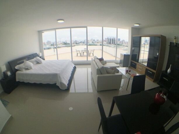 Imagen general del Hotel Aparta Mediterraneo. Foto 4