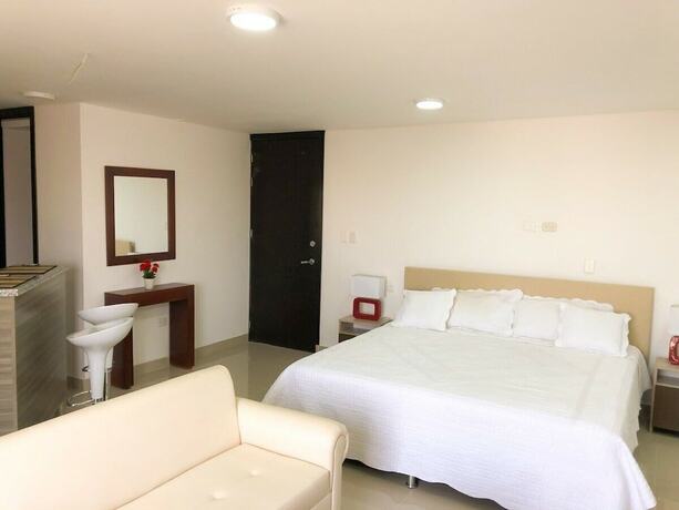 Imagen general del Hotel Aparta Mediterraneo. Foto 5