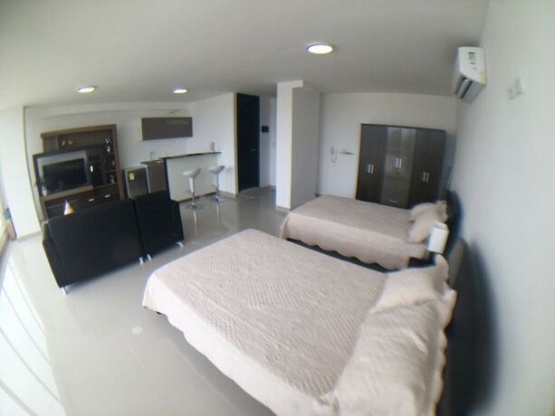 Imagen de la habitación del Hotel Aparta Mediterraneo. Foto 19