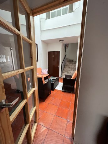 Imagen de los interiores del Hotel Aparta Oporto 83. Foto 19