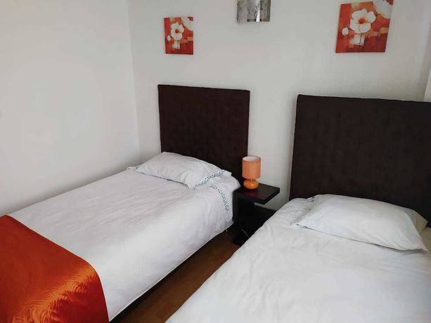 Imagen de la habitación del Hotel Aparta Oporto 83. Foto 7