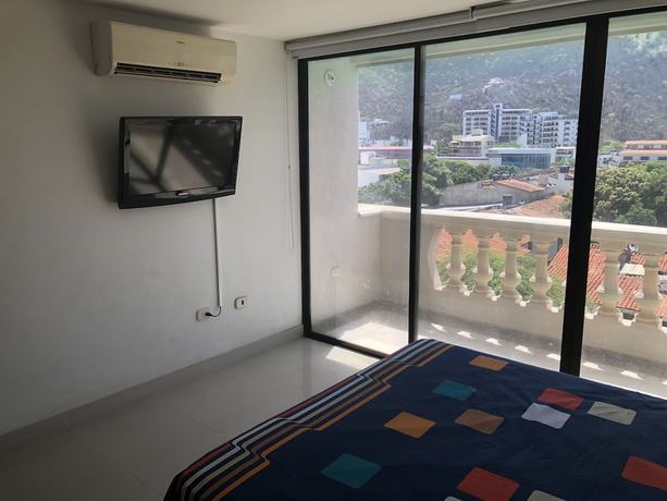 Imagen de la habitación del Hotel Aparta Roca Marina. Foto 4
