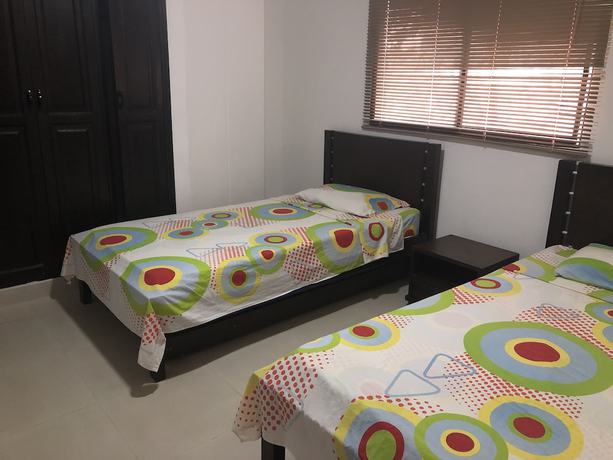 Imagen de la habitación del Hotel Aparta Roca Marina. Foto 5