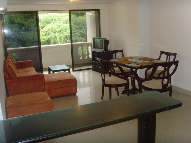 Imagen de la habitación del Hotel Aparta Roca Marina. Foto 11